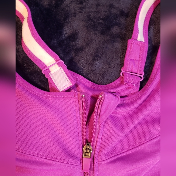 🌟New Price 2/$32🌟Zipper Front Sports Bra - Picture 4 of 8